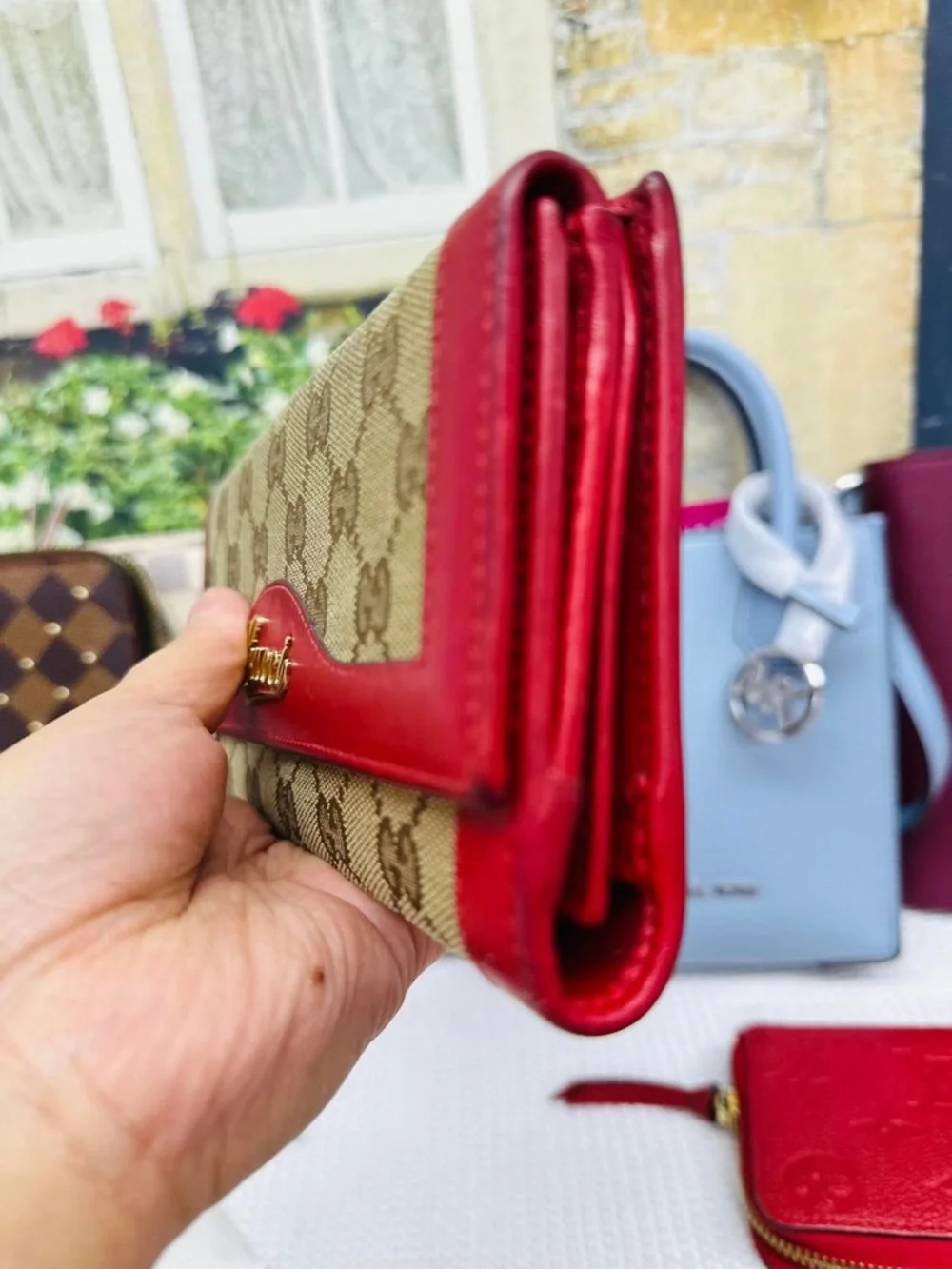 Gucci Beige GG Canvas Wallet with Red Leather Trim - Picture 5 of 8